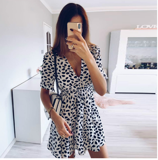 Casual Summer Dress 2024 with V-Neck and Buttons (One Piece)